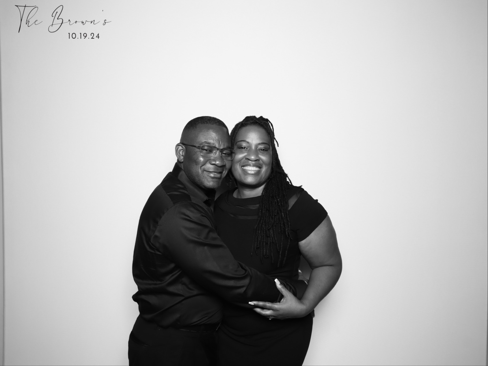 Orlandos Premier Photo Booth Rental Company: Guests enjoying photo booth at an Orlando holiday party
