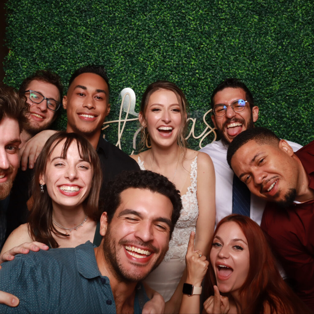 Floral backdrop photo booth for Orlando quinceañera